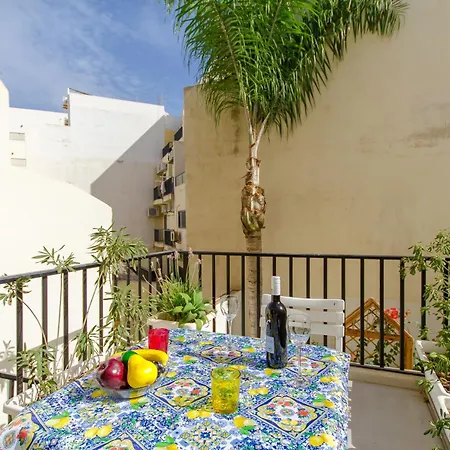 Апартаменты Swieqi With Shared Facilities 109