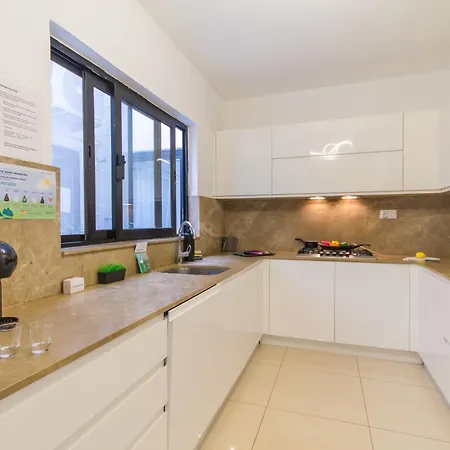 Апартаменты Swieqi With Shared Facilities 109